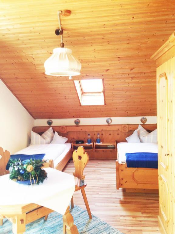 גרמיש-פרטנקירכן Ferienwohnung Gruss Aus Partenkirchen חדר תמונה
