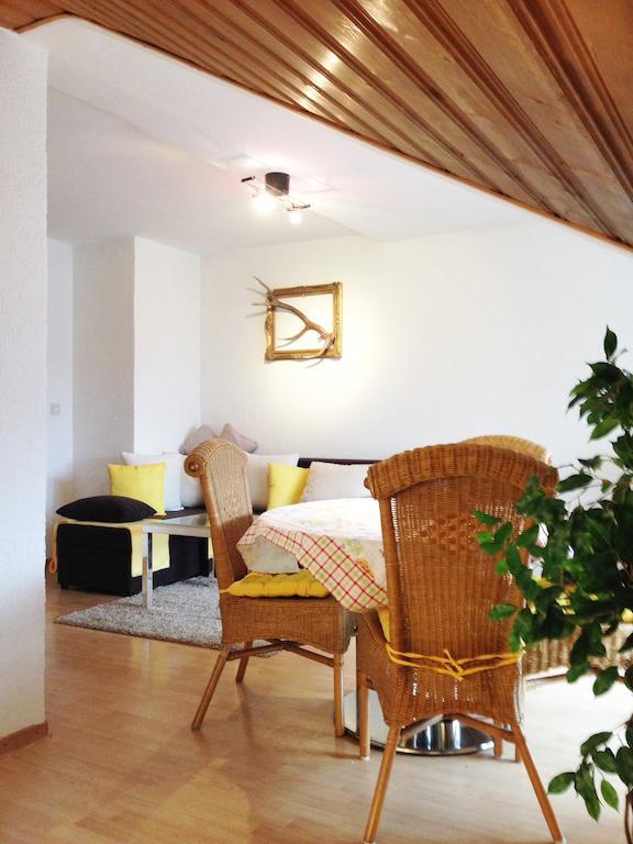 גרמיש-פרטנקירכן Ferienwohnung Gruss Aus Partenkirchen חדר תמונה